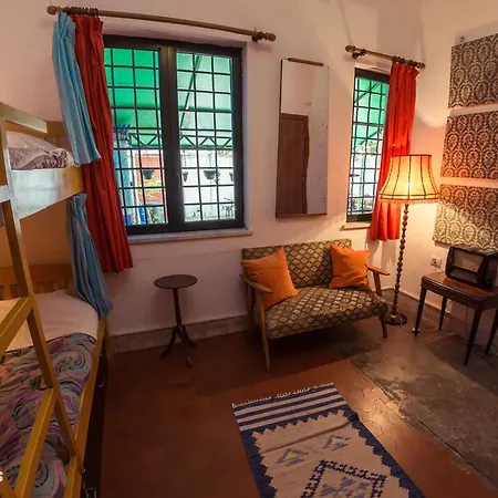 Trip'n'hostel * Tirana