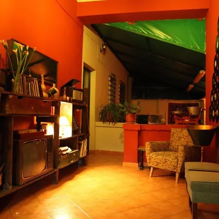 Trip'n'hostel * Tirana