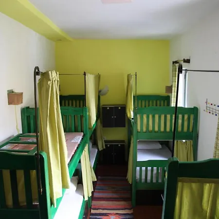 Trip'n'hostel تيرانا